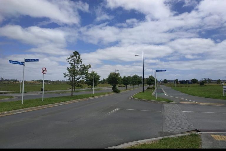 Photo of property in 11 Faithful Drive, Karaka, Papakura, 2113