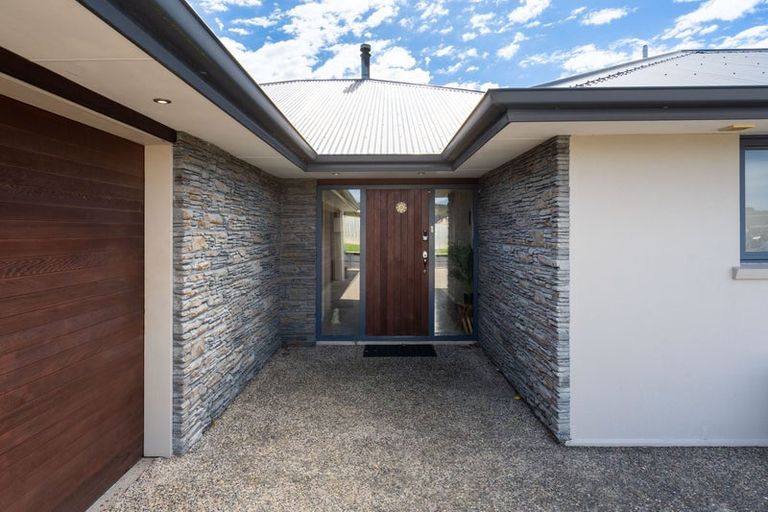 Photo of property in 6 Grandvista Drive, Green Island, Dunedin, 9018