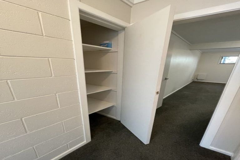 Photo of property in 34 Southern Cross Crescent, Island Bay, Wellington, 6023