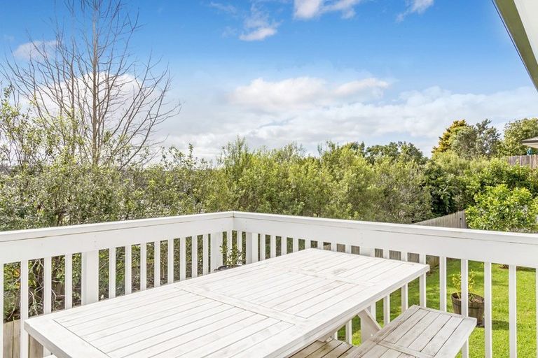 Photo of property in 15 Fern Court, Orewa, 0931