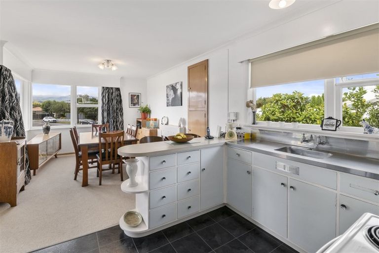 Photo of property in 1 Glen Street, Levin, 5510