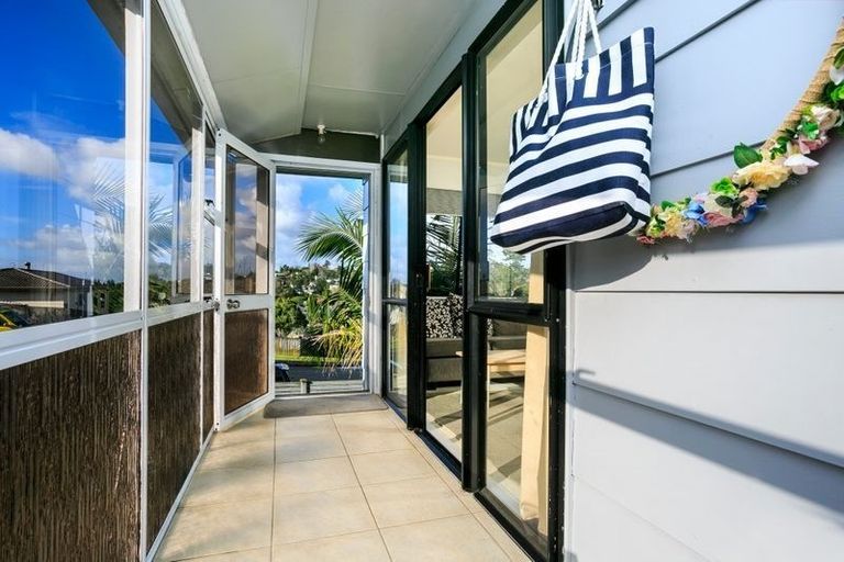 Photo of property in 44 Garton Drive, Massey, Auckland, 0614