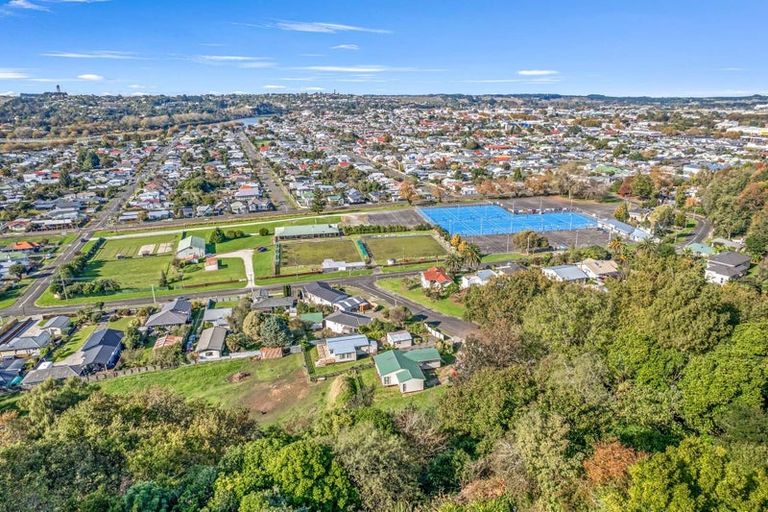 Photo of property in 11 Smart Terrace, Saint Johns Hill, Whanganui, 4500