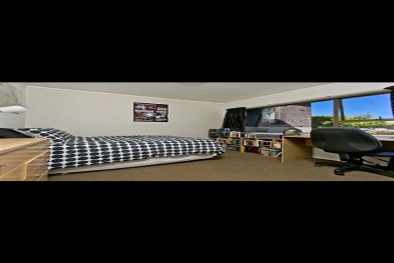 Photo of property in 13 King Richard Place, Browns Bay, Auckland, 0630