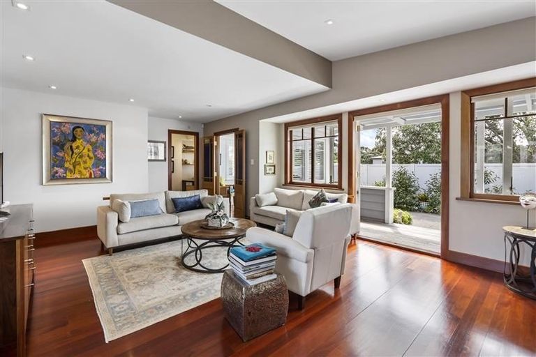 Photo of property in 18 Marie Avenue, Red Beach, 0932