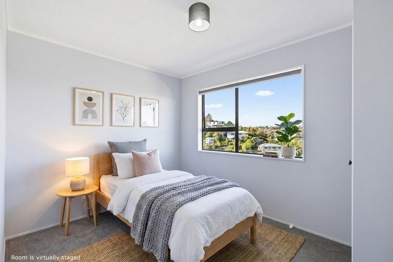 Photo of property in 27b Cheltenham Terrace, Newlands, Wellington, 6037
