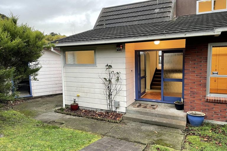 Photo of property in 35 Chorley Grove, Churton Park, Wellington, 6037