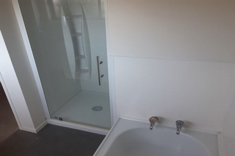 Photo of property in 2 Gilchrist Place, Cambridge, 3434