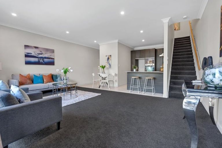Photo of property in 7/44 Carlos Drive, Flat Bush, Auckland, 2016