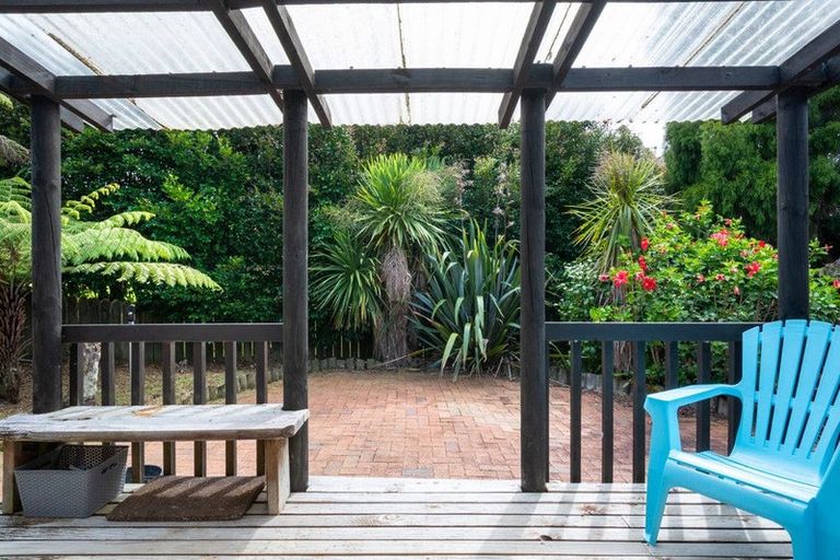Photo of property in 91 Victory Road, Laingholm, Auckland, 0604