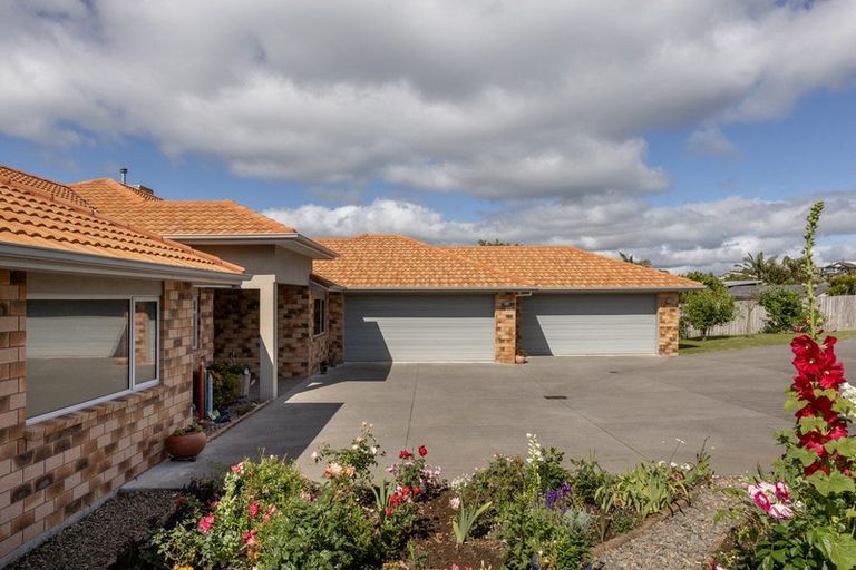 Photo of property in 109 Harbour View Road, Omokoroa, 3114