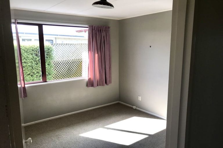 Photo of property in 4 Frickleton Street, Taradale, Napier, 4112