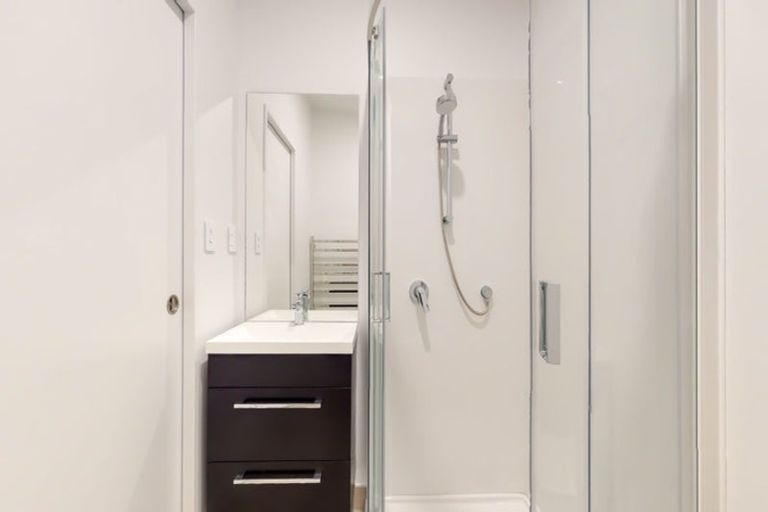 Photo of property in 12/62u Spenmoor Street, Newlands, Wellington, 6037