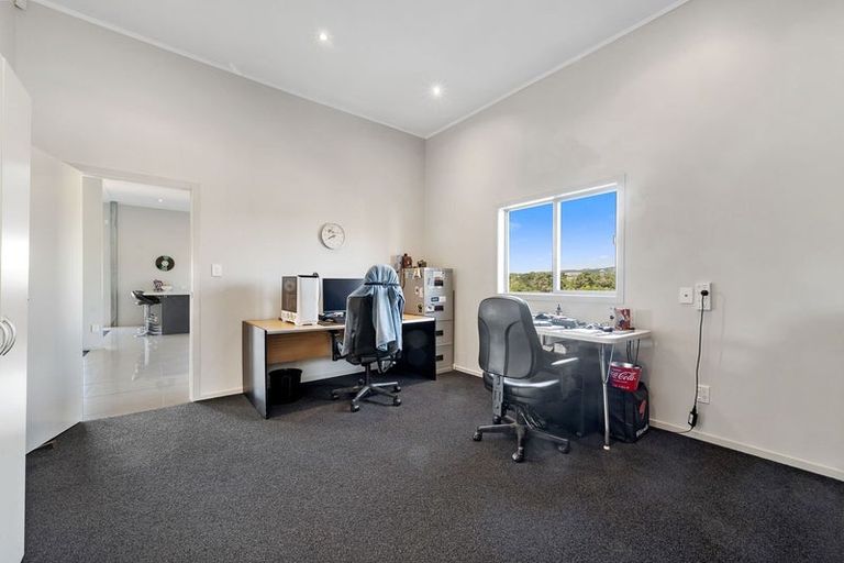 Photo of property in 141 Wades Road, Whitford, Howick, 2571