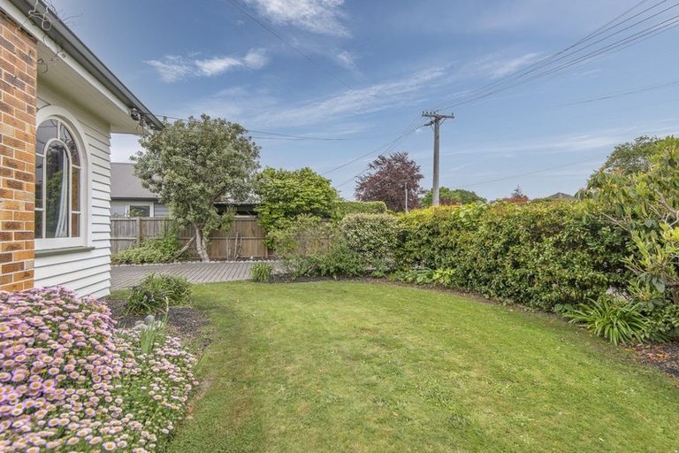 Photo of property in 11 Verran Place, Fendalton, Christchurch, 8052
