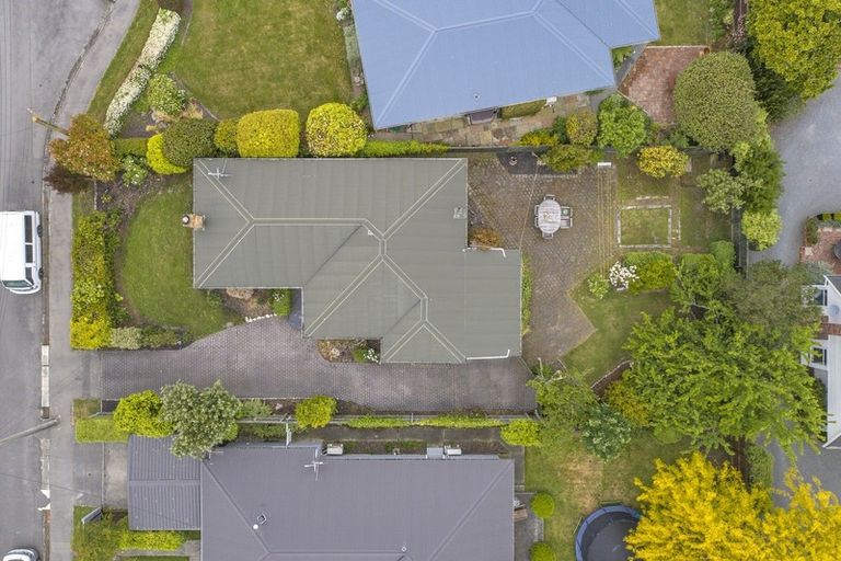 Photo of property in 11 Verran Place, Fendalton, Christchurch, 8052
