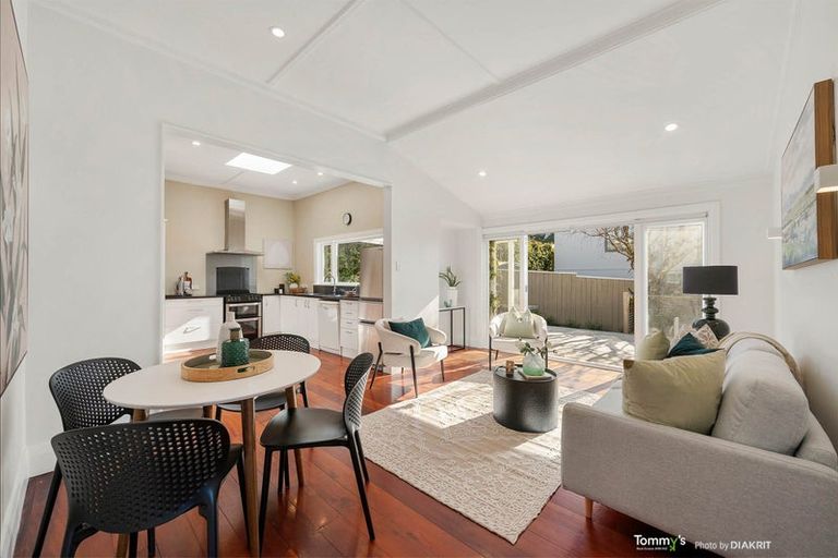 Photo of property in 24 Wha Street, Lyall Bay, Wellington, 6022