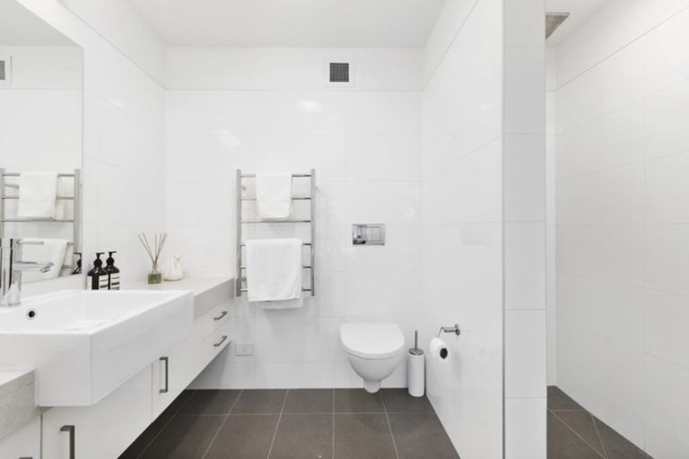 Photo of property in 7/48 Marine Parade, Mount Maunganui, 3116
