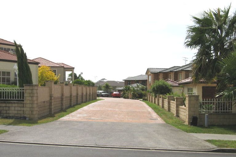 Photo of property in 6a Mansion Court, West Harbour, Auckland, 0618