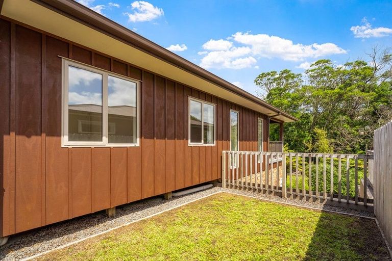 Photo of property in 52 D'oyly Drive, Stanmore Bay, Whangaparaoa, 0932