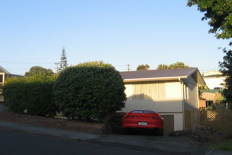 Photo of property in 1a/2 Hamilton Place, Glenfield, Auckland, 0629