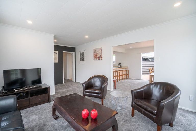 Photo of property in 1 Rakino Place, Awapuni, Palmerston North, 4412