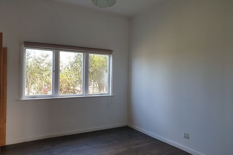 Photo of property in 130 Te Pua School Road, Helensville, 0875