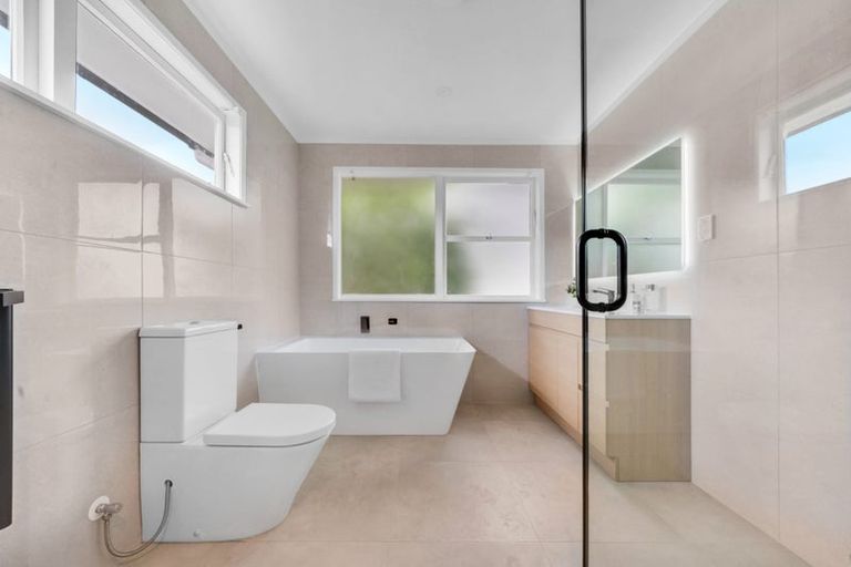 Photo of property in 37 Hokianga Street, Mangere East, Auckland, 2024