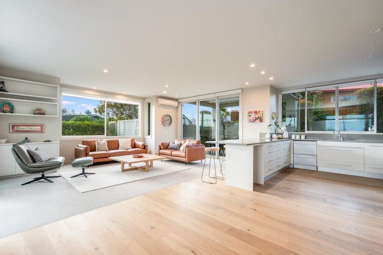 Photo of property in 21 Henry Hill Road, Taupo, 3330