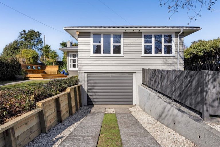 Photo of property in 211 Frankley Road, Frankleigh Park, New Plymouth, 4310