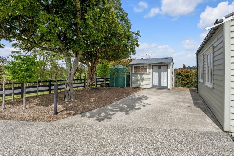 Photo of property in 17 Griggs Road, Whitford, Howick, 2571