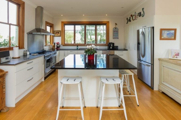 Photo of property in 724 Porangahau Road, Waipukurau, 4282