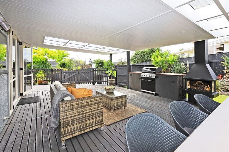 Photo of property in 21 Rakau Street, Havelock North, 4130