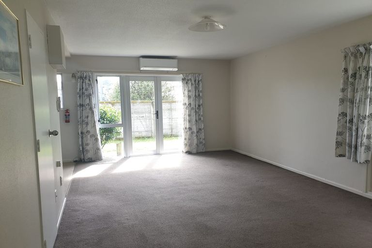 Photo of property in 126u1 Redwood Avenue, Tawa, Wellington, 5028