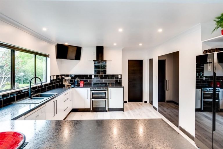 Photo of property in 13 Donegal Crescent, Tamatea, Napier, 4112