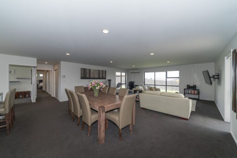 Photo of property in 24 Macdonald Heights, Feilding, 4702