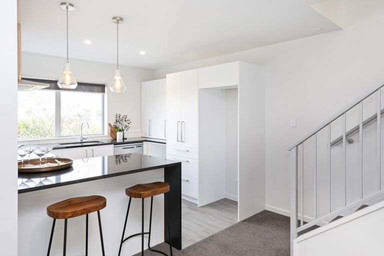 Photo of property in 22 Menin Gate Crescent, Broomfield, Christchurch, 8042