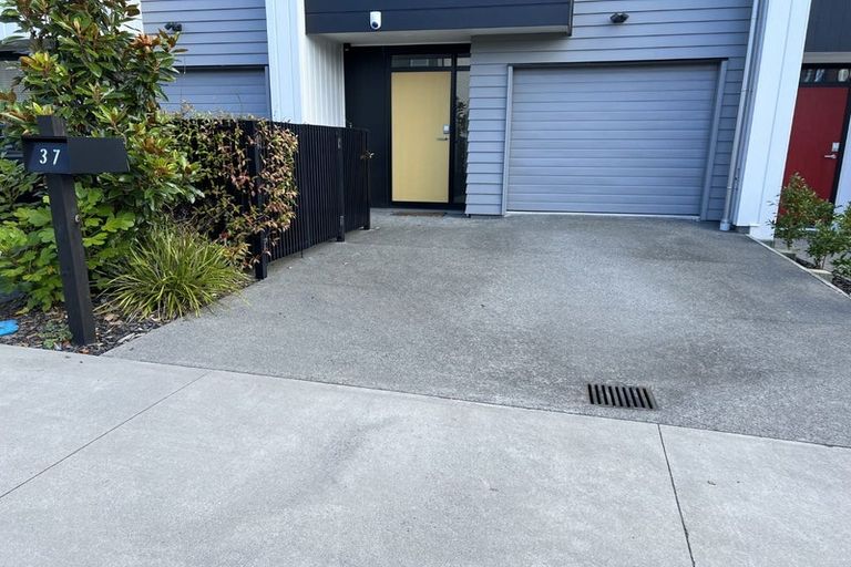 Photo of property in 37 Walter Merton Road, Hobsonville, Auckland, 0616