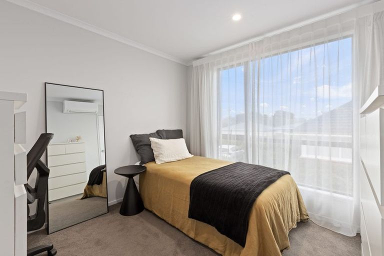 Photo of property in 10 Patariki Way, Beach Haven, Auckland, 0626