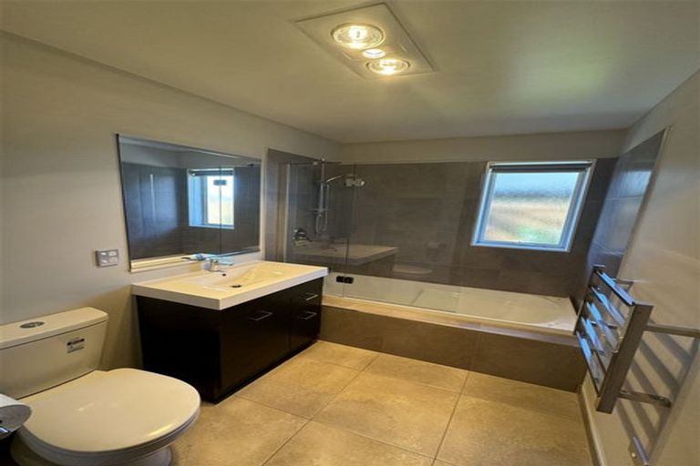 Photo of property in 35 Burford Way, Rolleston, 7615