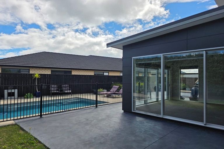 Photo of property in 49 San Priamo Place, Paraparaumu Beach, Paraparaumu, 5032