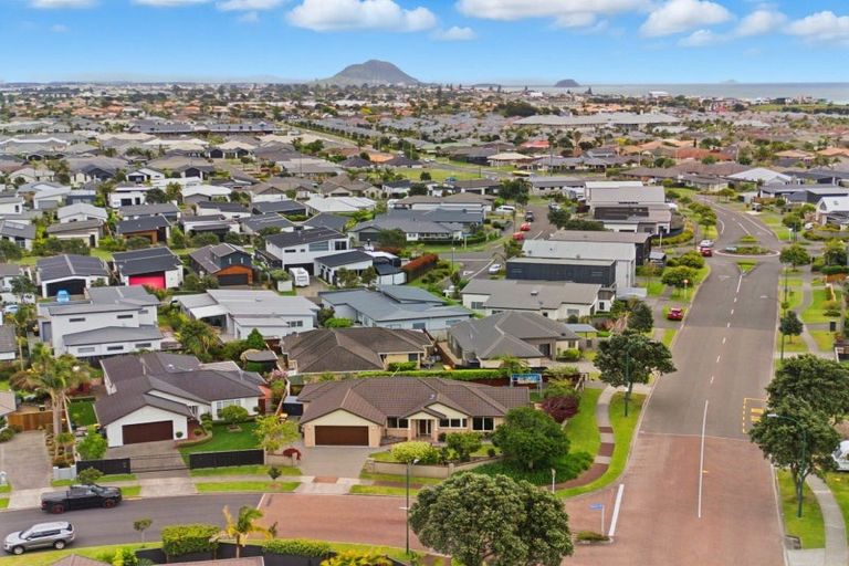 Photo of property in 2 Aranui Drive, Papamoa Beach, Papamoa, 3118