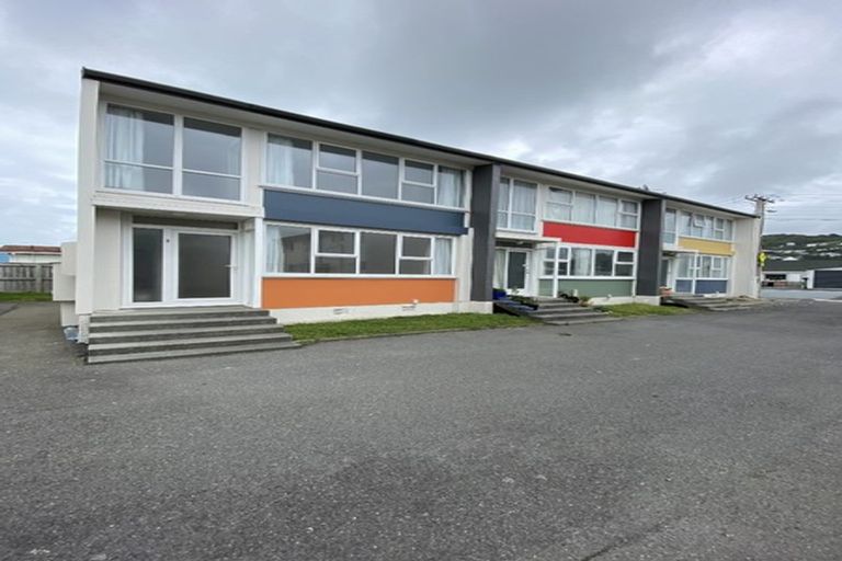 Photo of property in 55u3 Apu Crescent, Lyall Bay, Wellington, 6022