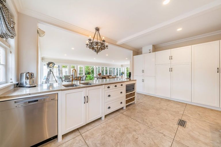 Photo of property in 291 Fergusson Drive, Heretaunga, Upper Hutt, 5018