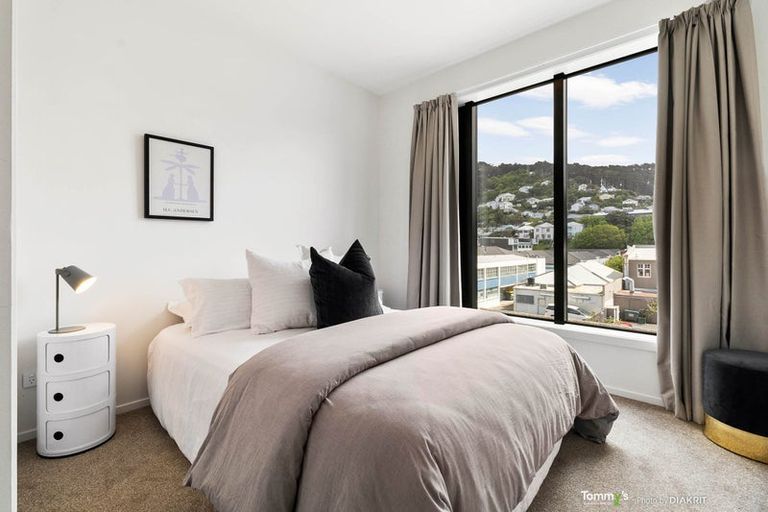 Photo of property in 301/2u Onepu Road, Kilbirnie, Wellington, 6022