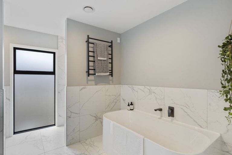 Photo of property in 519 Mangorei Road, Highlands Park, New Plymouth, 4312