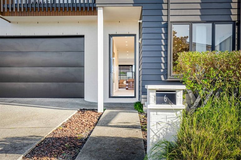 Photo of property in 6 Sacred Kingfisher Road, Hobsonville, Auckland, 0616