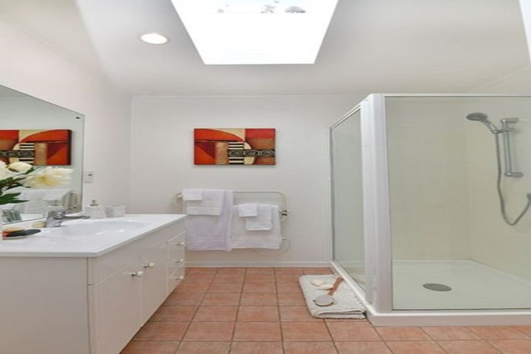 Photo of property in 1/12 Miro Street, Helensville, 0800