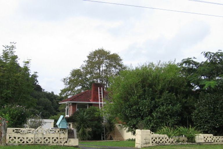 Photo of property in 26 Lowtherhurst Road, Massey, Auckland, 0614