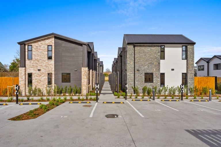 Photo of property in 19/10 Fathom Place, Te Atatu Peninsula, Auckland, 0610